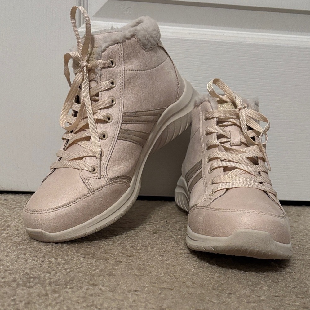 Skechers Everyday Crush Sneaker Boot